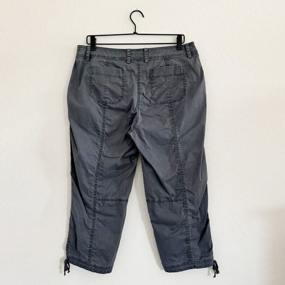 Eileen Fisher Gray Chino Style Capri Crop Pants Cargo Pockets Sz 10 - Picture 3 of 6